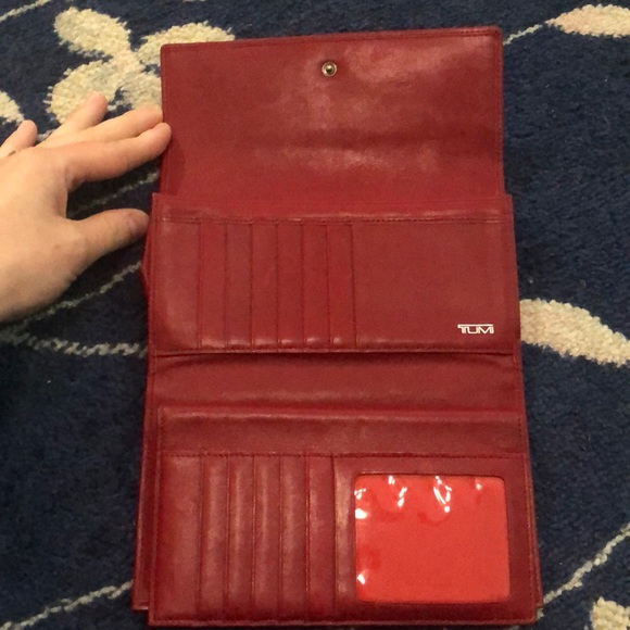 tumi red wallet